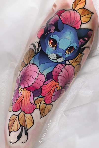 Tatuoija Candyn tekemä kissatatuointi