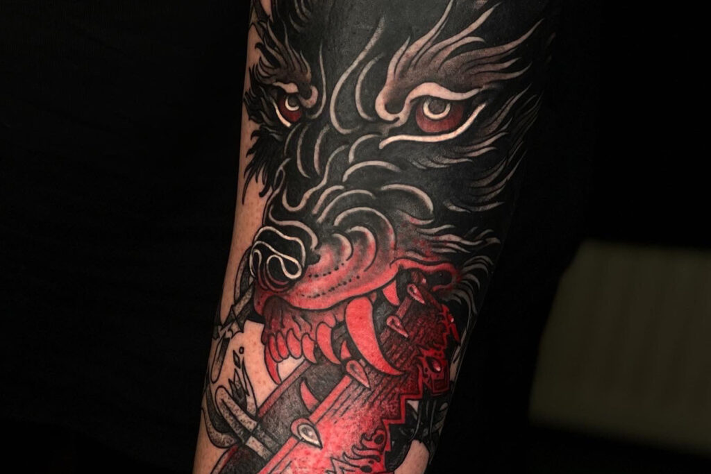 Tatuoija Cesar Pimentan tekemä susitatuointi.